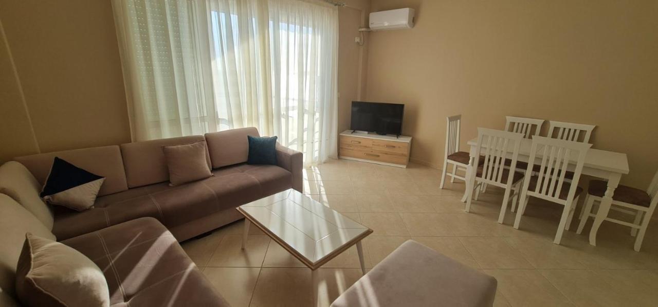 شقة ساراندا  في Azzura Flats المظهر الخارجي الصورة