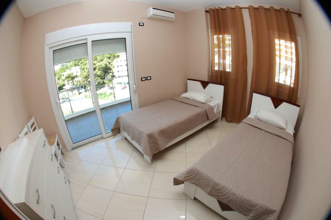 شقة ساراندا  في Azzura Flats المظهر الخارجي الصورة